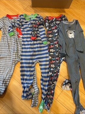 LIKE NEW! BUNDLE! 4! Carter’s Kids Toddler Assorted one Piece Pjs Sz 5T
